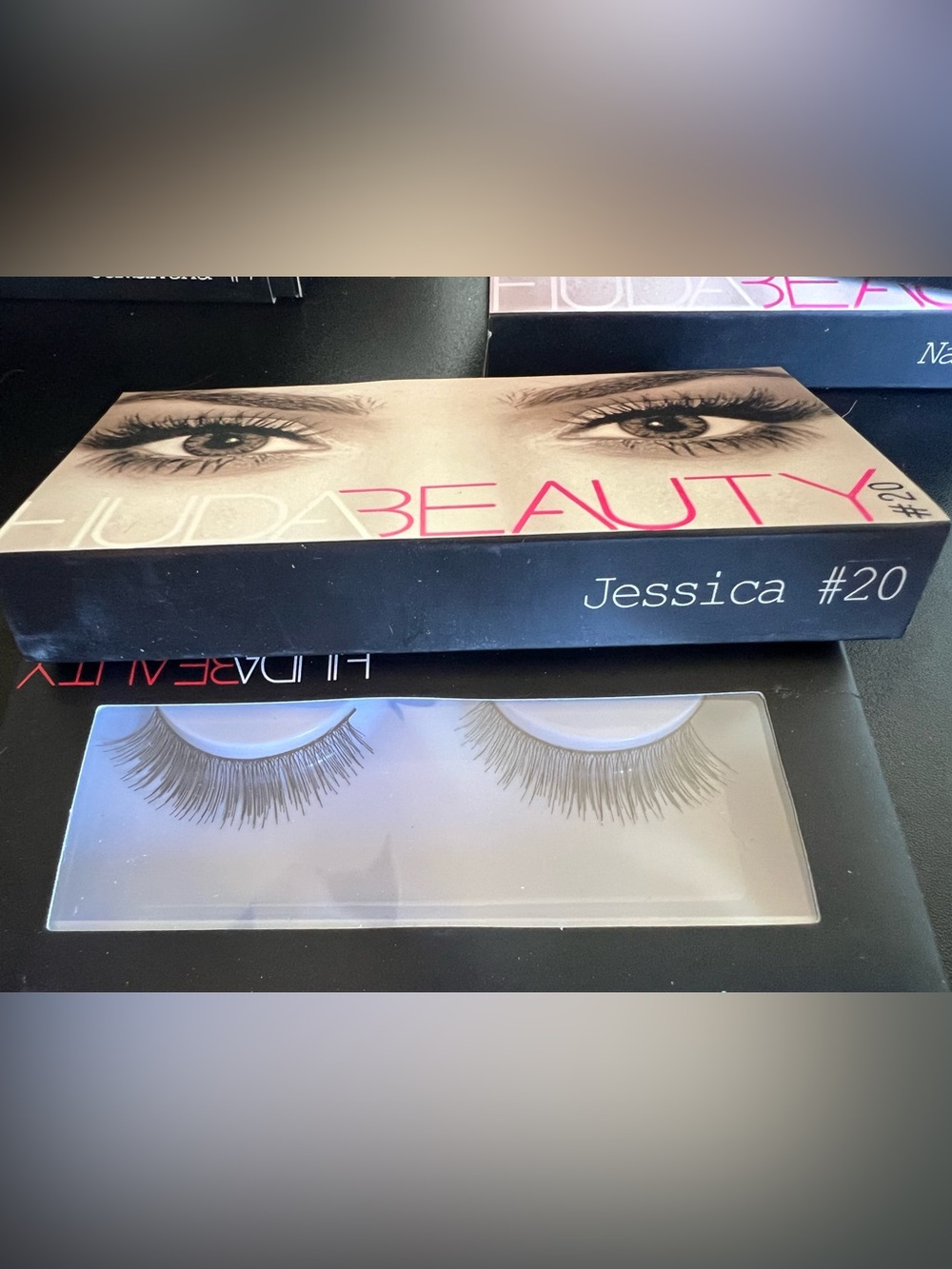 Jessica #20 HUDA Beauty false lashes.
New in package. Glue is NOT included.